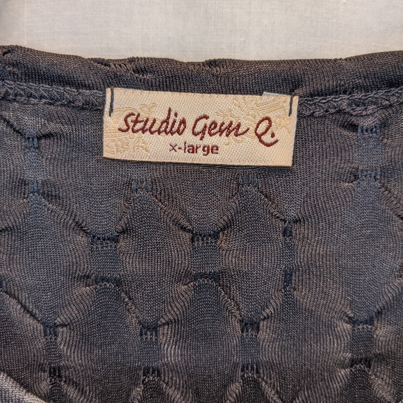 Studio Gem Top - Picture 2 of 8